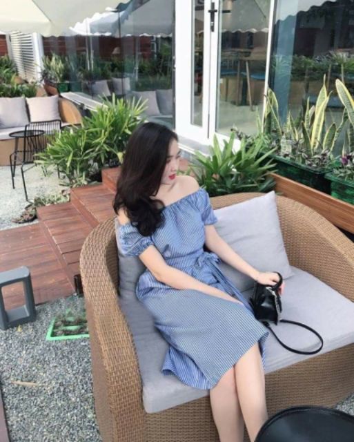 Đầm trễ vai kèm dây cột eo