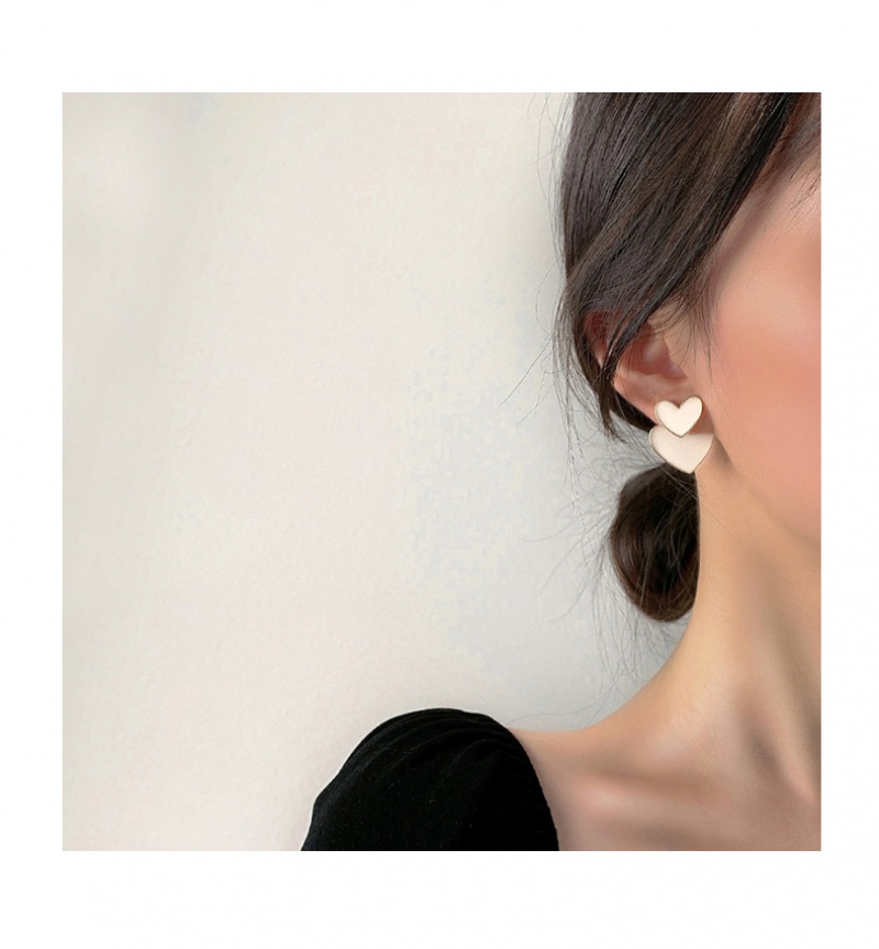 Khuyên Tai Nữ Hình Trái Tim Thời Trang Hàn Quốc Xinh Xắn