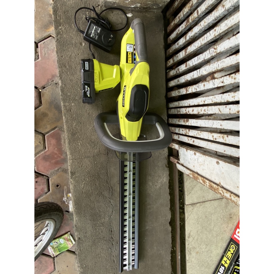 THÂN MÁY TỈA HÀNG RÀO RYOBI 18V - RHT1840Li20