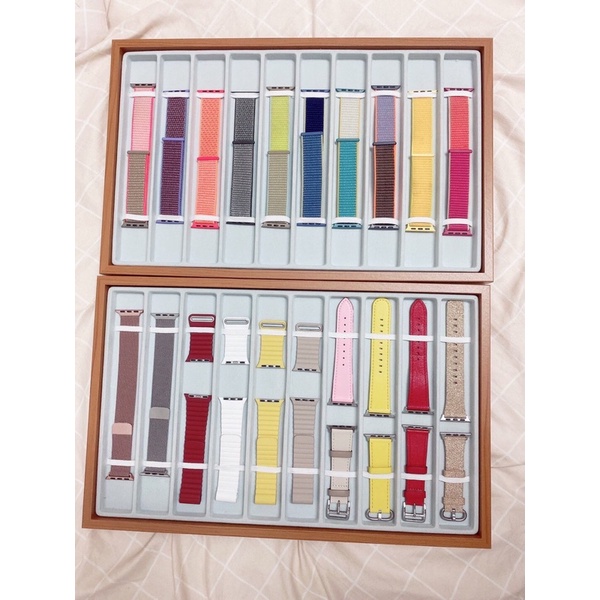 Khay trưng bày dây đồng hồ và đồng hồ