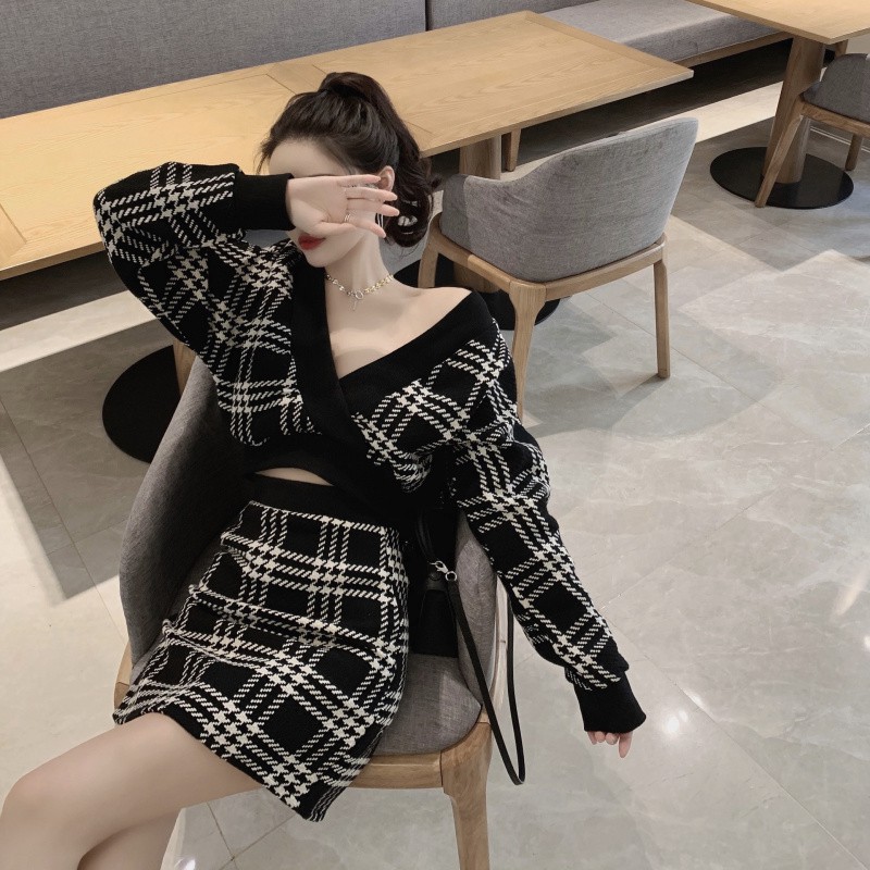 Sét váy dạ kẻ sọc váy cao V34