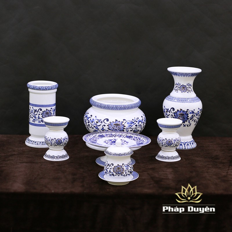 Đồ Thờ Cúng Gia Tiên Bằng Sứ Cao Cấp Trắng Hoa Sen Xanh gồm Bát hương, ly nước, đĩa thờ, lọ hoa, đèn dầu...