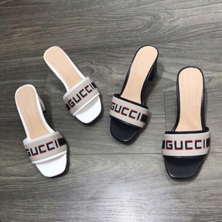 Dép bảng ngang gót vuông cai 5 phân