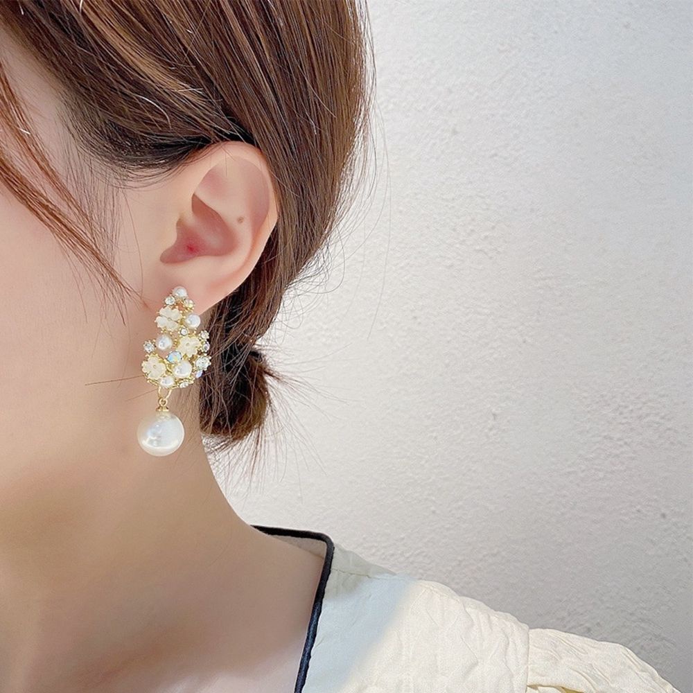 Bông tai hình hoa đính ngọc trai giả phong cách Hàn Quốc lãng mạn cho nữ