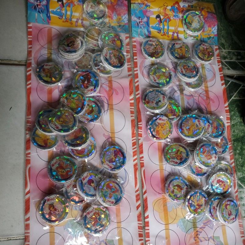 Vỉ 24 xấp bài tròn Winx