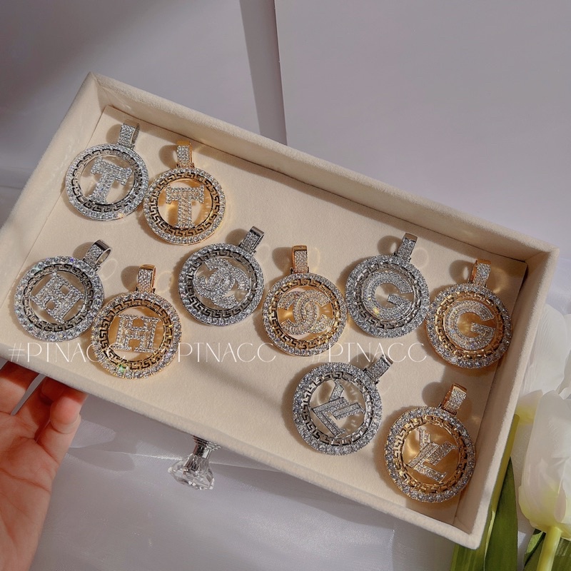 Mặt dây chuyền lẻ logo thương hiệu đính đá dáng tròn to sang trọng xi 2 màu bạch kim, vàng .PTNACC.