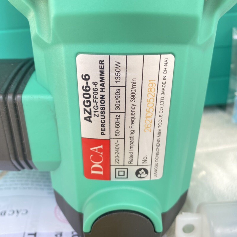 Máy đục bê tông DCA AZG06-6 17mm - máy chuyên đục bê tông 17 ly kèm mũi - AZG06-6