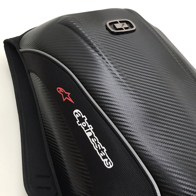 Balô Hộp Mai Rùa Màu Đen Vân Cacbon, Balo Giành Cho Người Cá Tính, Rất Đẹp Dùng Khi Đi Moto.