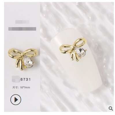 Charm trang trí móng