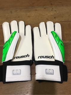 Găng Tay Thủ Môn Reusch