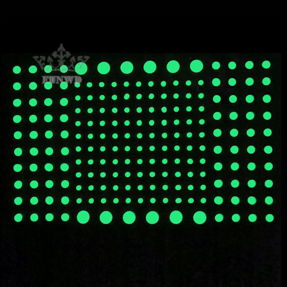 Sticker dán trần nhà trang trí màu dạng quang phát sáng trong tối độc đáo