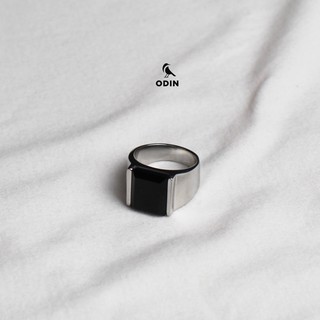 Nhẫn Titanium đính đá Onyx - KHÔNG GỈ