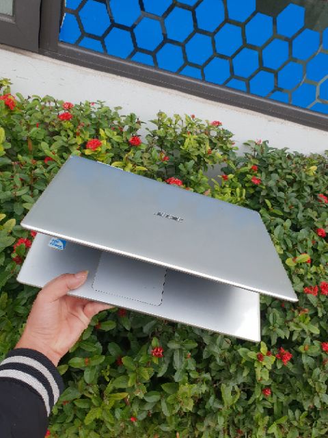 Laptop rất đẹp zin giá lại rẻ | BigBuy360 - bigbuy360.vn