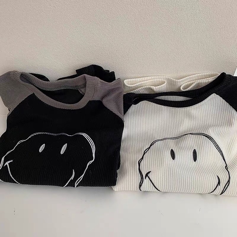 Áo thun mặt cười tay dài