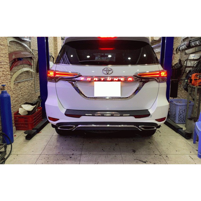 Tay Mở Cốp Có Đèn Led Cho Xe Forutner 2019 2020 2021 Cao Cấp Sang Trọng