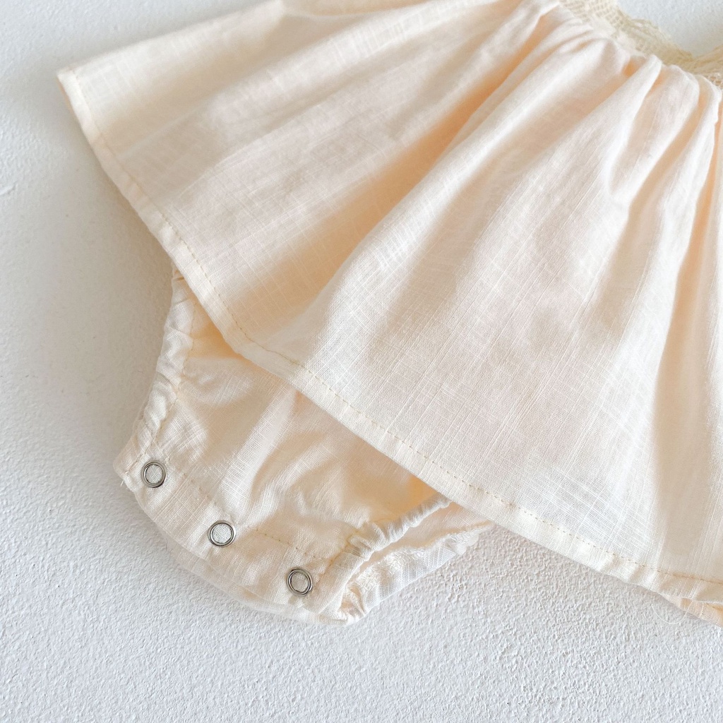 Body chip bé gái màu kem cổ vuông cho bé gái ảnh thật