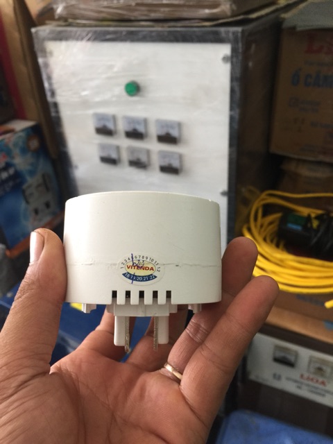 Đổi điện 220v xuống 100v