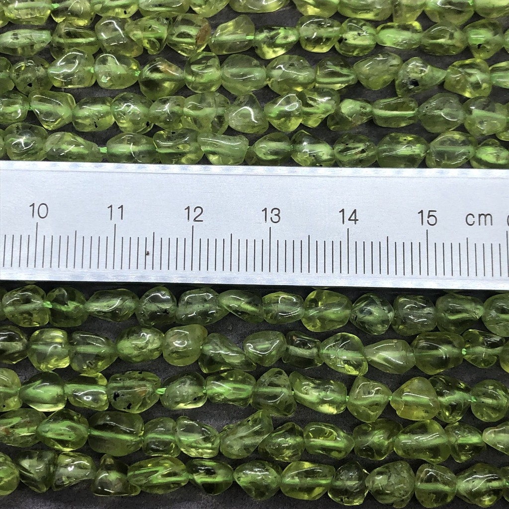 Dây chuỗi hạt đá màu xanh lá tự nhiên bất đối xứng