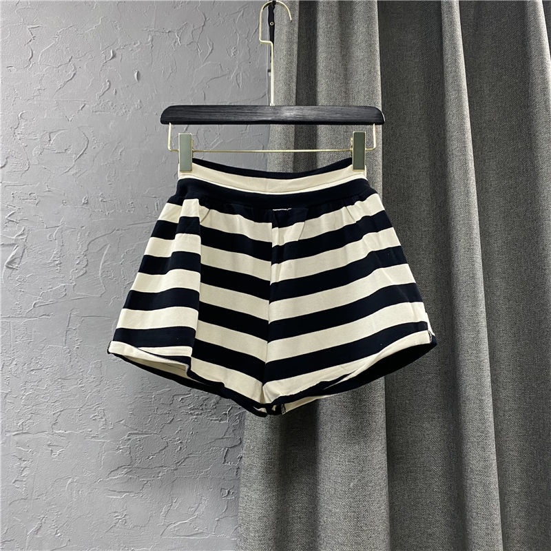 Striped casual shorts, women's hot pants, 2021 new summer clothes, loose waist, wide legs, A-shaped sports pants.