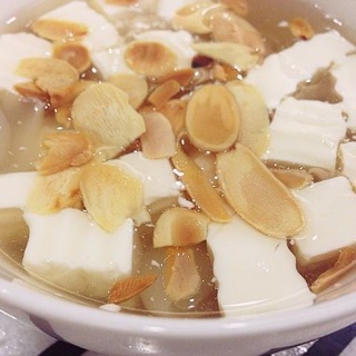Hạnh nhân lát 500gr 