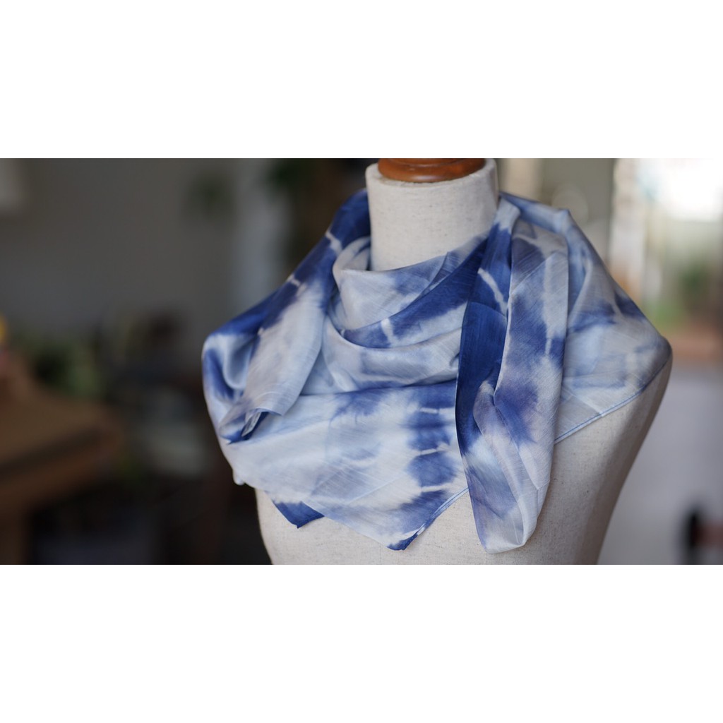 Khăn lụa, Khăn tơ tằm dệt tại Việt Nam, nhuộm màu An toàn, thương hiệu Óng silk,  Mã K95 100% silk tự nhiên.