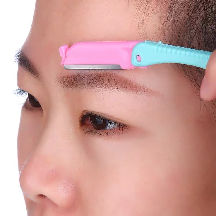 dao cạo lông mày bỏ túi nhỏ gọn tiện lợi