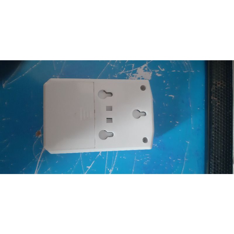 Thiết Bị Đuổi Chuột Cảm Biến Mèo Kêu Cho Ô tô