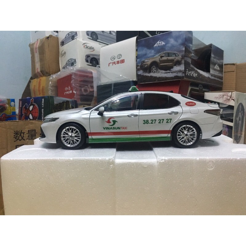 Mô hình Taxi Vinasun Toyota Camry tỉ lệ 1:18