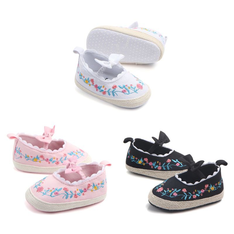 Giày thể thao thêu họa tiết xinh xắn dành cho các bé tập đi