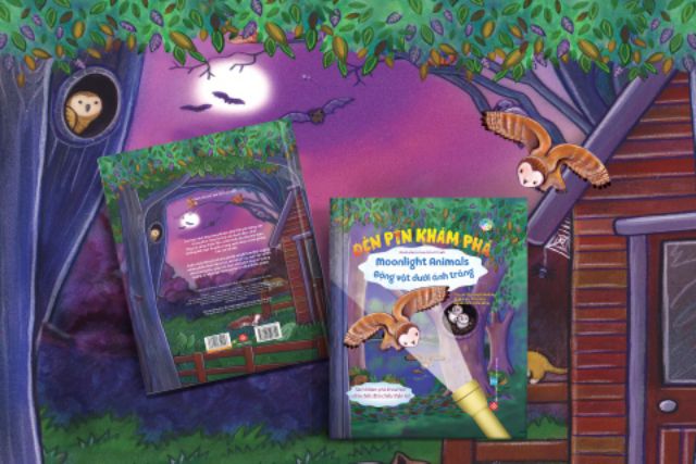 Sách - Đèn pin khám phá - Moonlight Animals - Động vật dưới ánh trăng