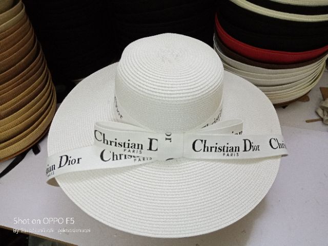 Mũ cói đi biển vành rộng dây nơ Dio trắng siêu sang