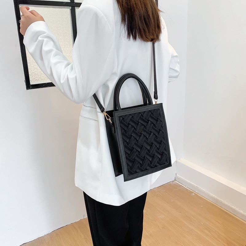 Túi Đeo Vai Đựng Mỹ Phẩm Thiết Kế Mới Cao Cấp Thời Trang Cho Nữ