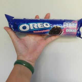 Bánh quy Oreo nhân hương dâu. 133g