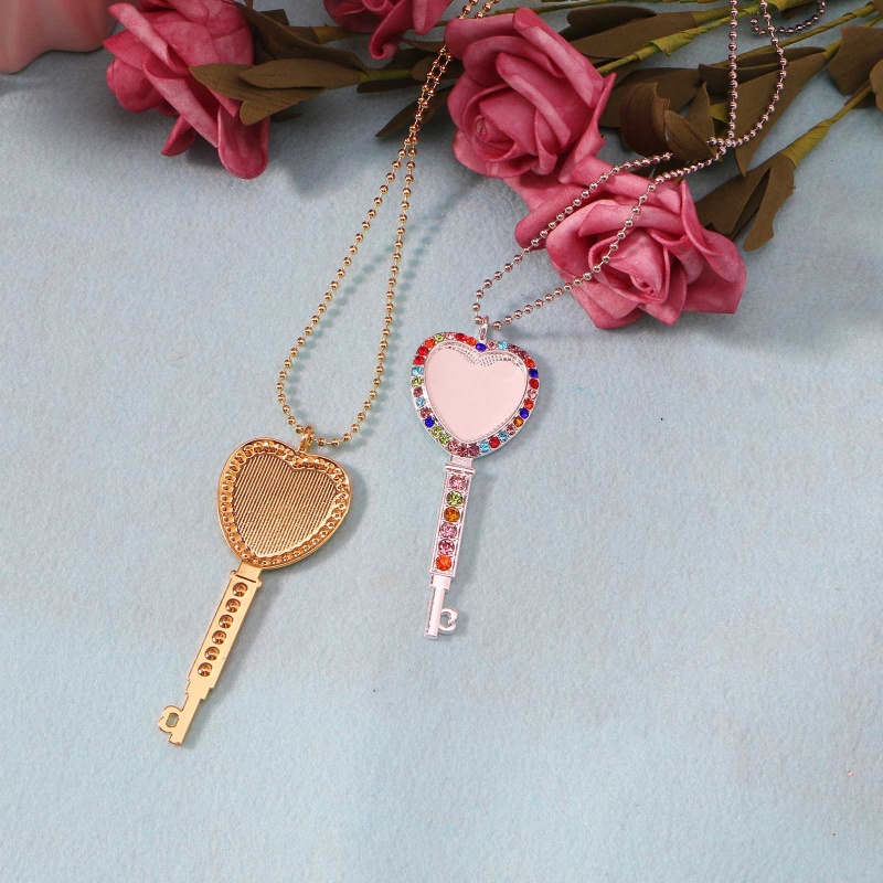 Vòng cổ Mặt Hình Trái Tim Đính Đá Thủ Công