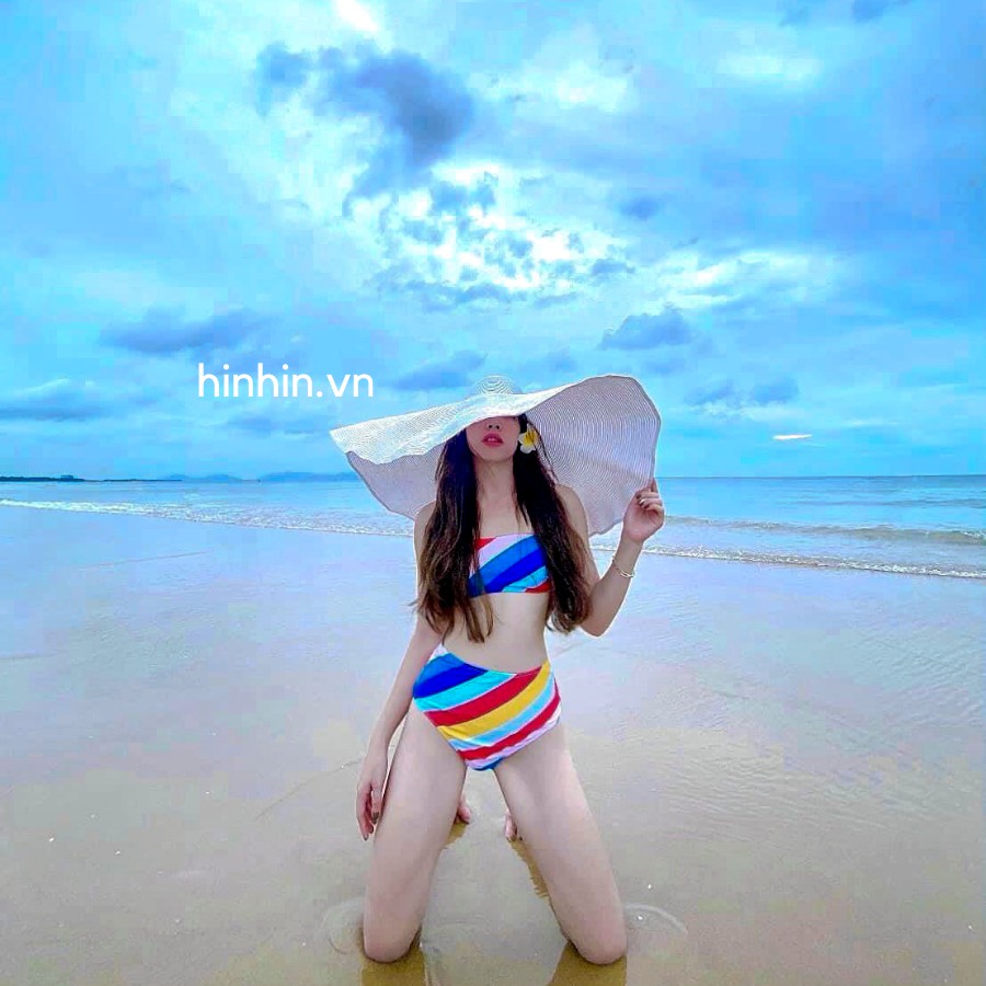 Set bikini kẻ màu cầu vòng HB15 Hỉn Hỉn Store