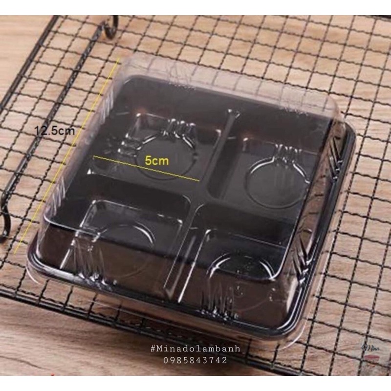 Hộp nhựa 4 ô vuông đựng bánh FG134 - 100 chiếc