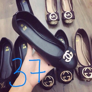 Combo 4 đôi giày giá 350k ( chị Thu) 
