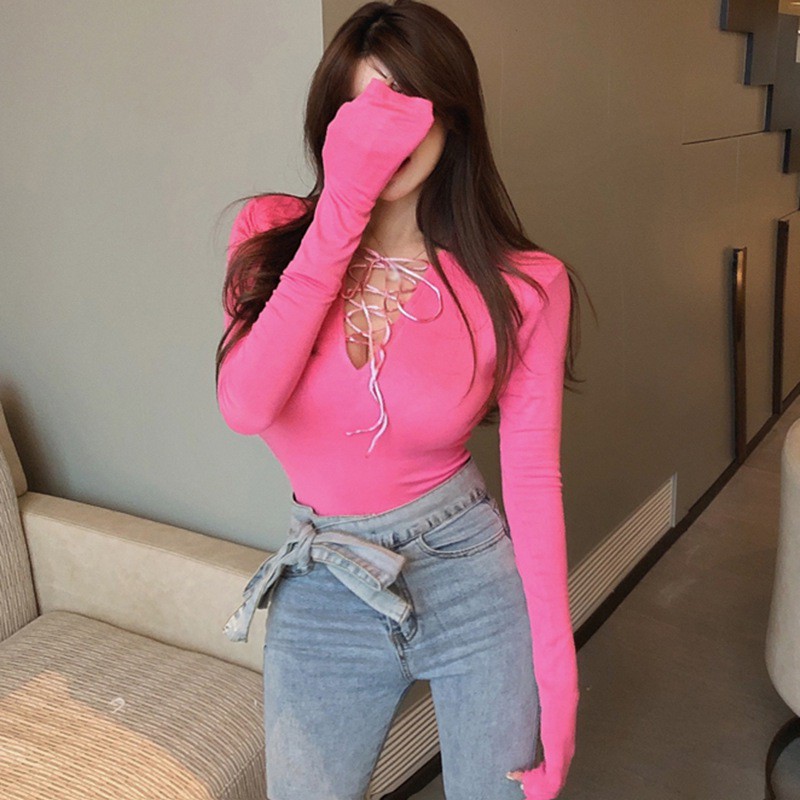 Áo Tay Dài Phối Ren Hoa Thiết Kế Cổ Chữ V Quyến Rũ