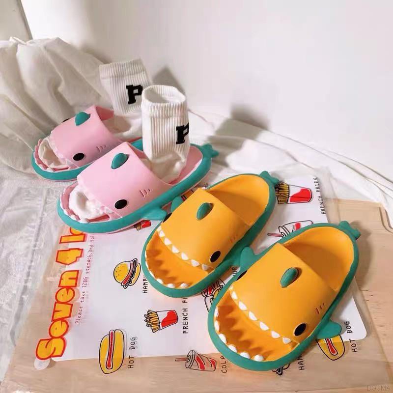 Dép đế mềm họa tiết cá mập hoạt hình phong cách Hàn Quốc dễ thương chống trượt chống mài mòn dành cho trẻ em