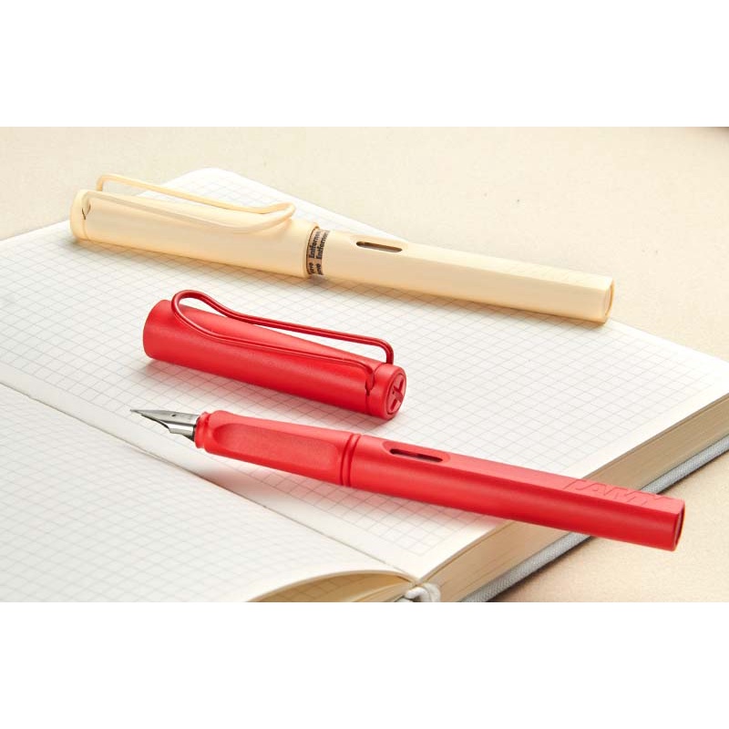 Bộ Quà Tặng Bút Máy Lamy Safari Màu CREAM, STRAWBERRY LIMITED 2022 CHÍNH HÃNG