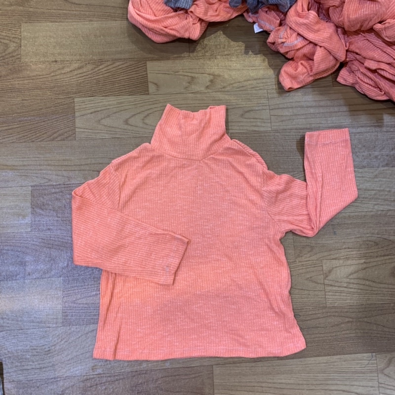 Áo cotton len cổ lọ bé gái nhí hàng lên từ vải dư