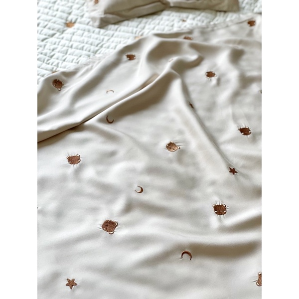Chăn hè thêu họa tiết cho bé Moon&Mints, chất liệu lụa tencel cao cấp