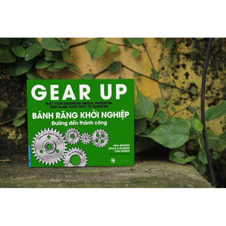 Sách - Bánh răng khởi nghiệp - FirstNews Tặng Kèm Bookmark