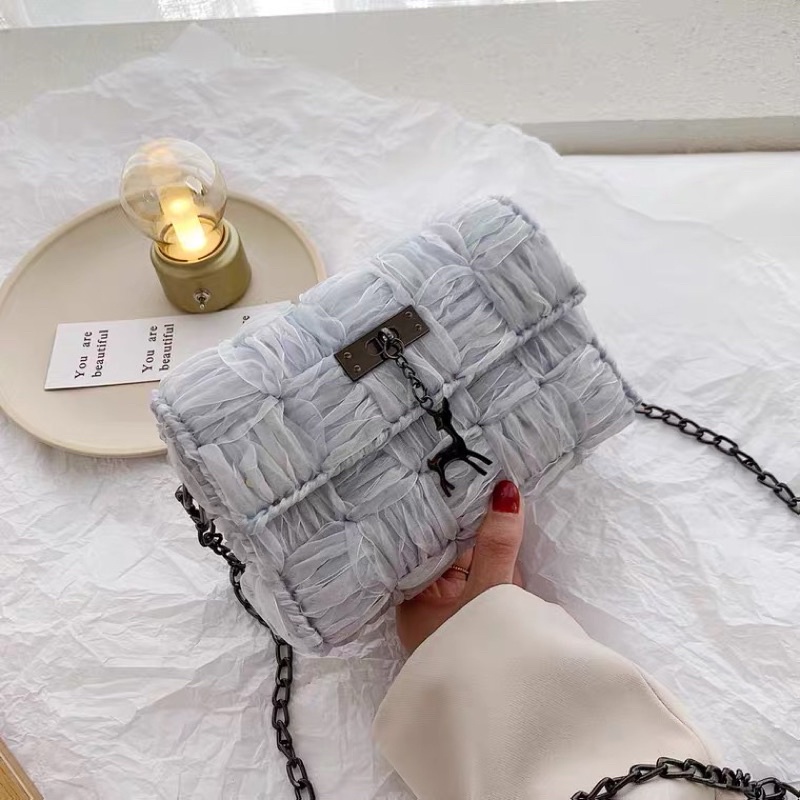 Ruy băng voan xước