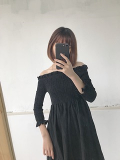 váy trễ vai đen