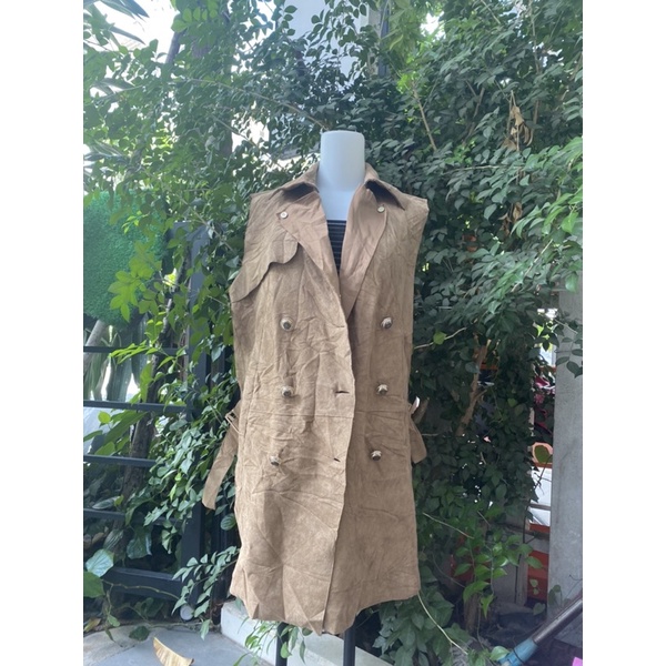 áo khoát da lộn màu nâu sát nách hàng si