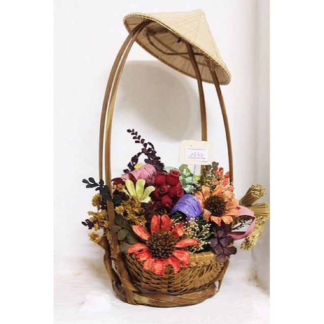 Quang gánh trang trí ngày têt Phương Nam