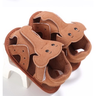 Sandal tập đi cho bé