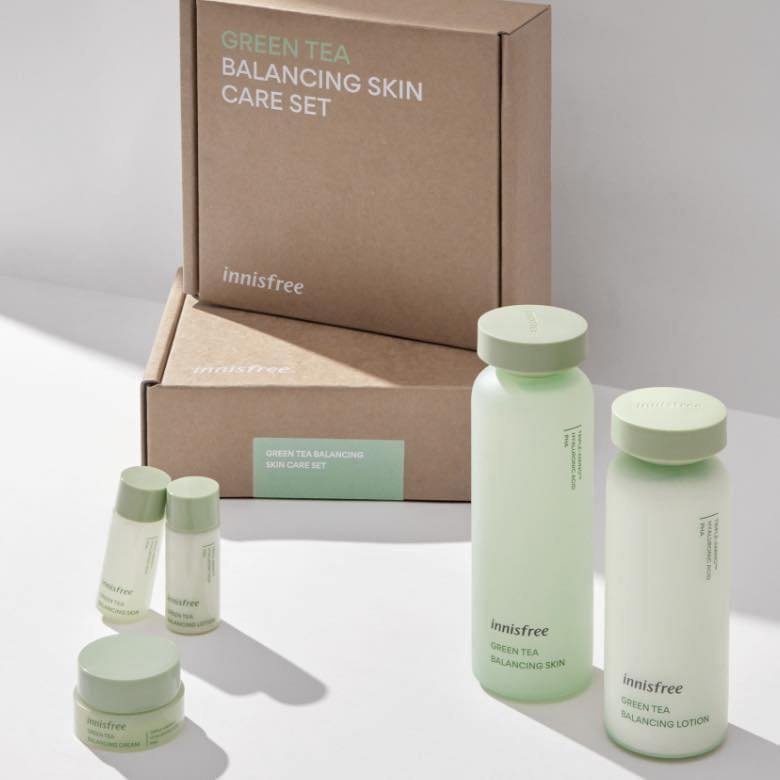 Nước Hoa Hồng Cân Bằng Da Innisfree Green Tea Balancing Skin Toner Trà Xanh 200ML