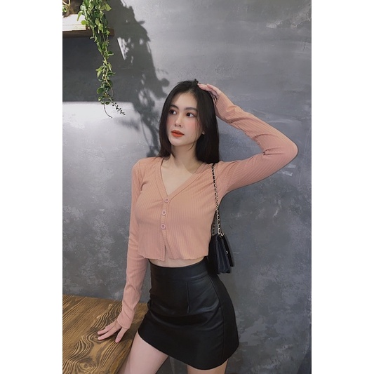 ÁO CROPTOP NÚT KHÂU TAY DÀI